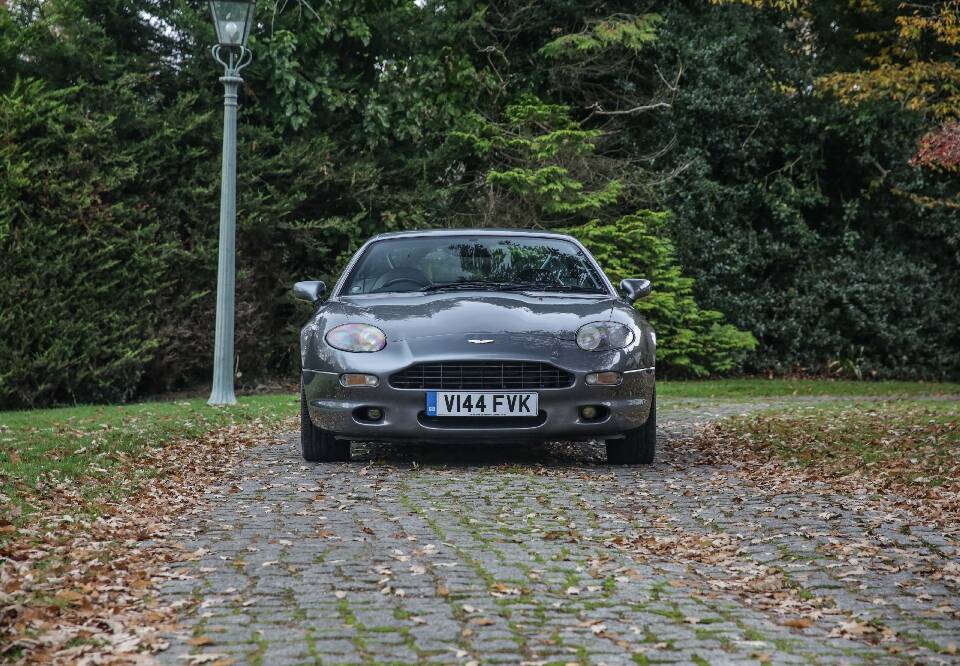 Image 16/34 of Aston Martin DB 7 (1999)