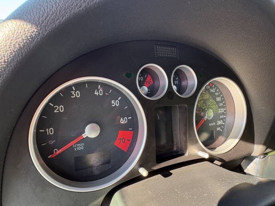Image 8/25 of Audi TT 3.2 quattro (2004)