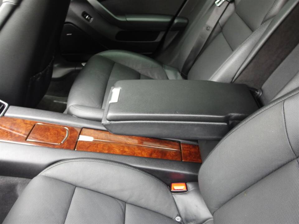 Image 73/98 of Porsche Panamera S (2010)