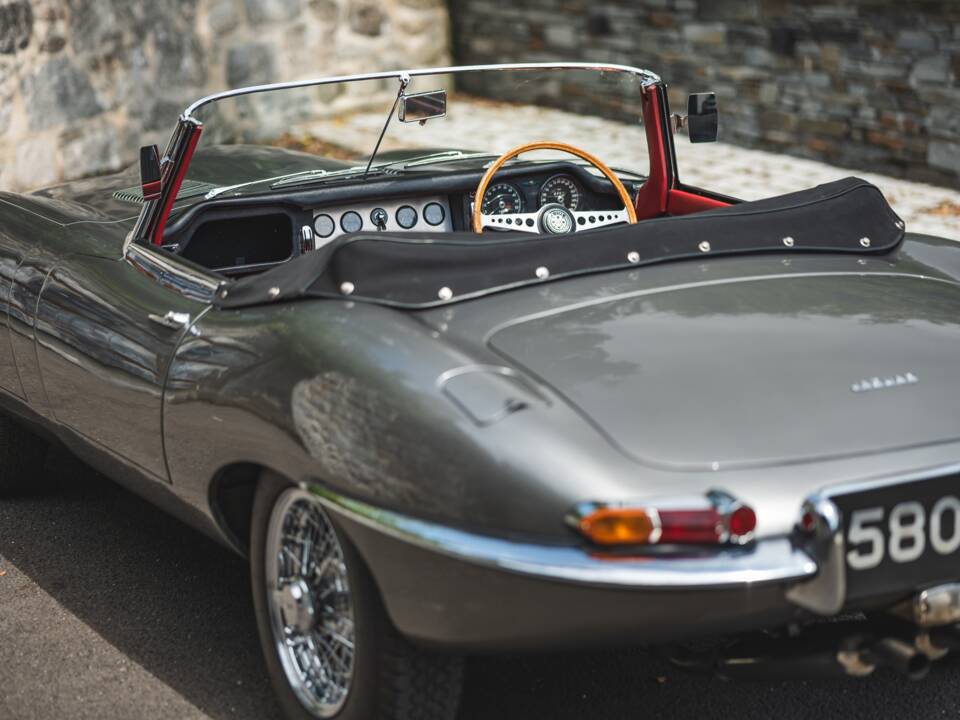 Image 45/50 of Jaguar Type E 3.8 (1963)