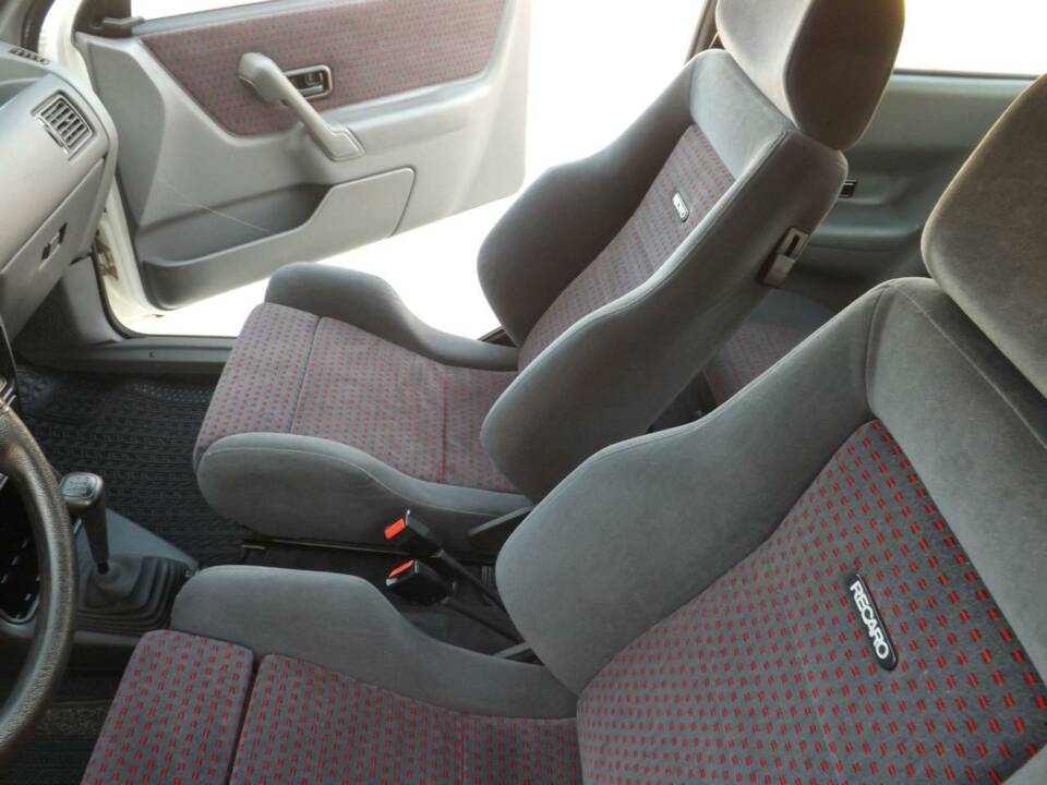 Bild 17/50 von Ford Escort turbo RS (1987)