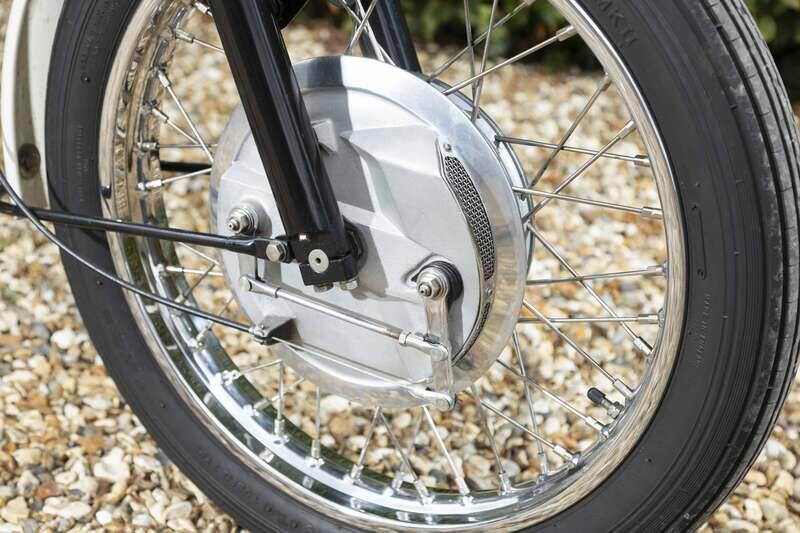 Image 23/45 of Triumph Bonneville T120TT (1967)