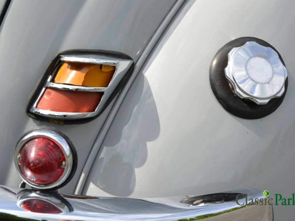 Image 44/50 of Mercedes-Benz 220 (1952)