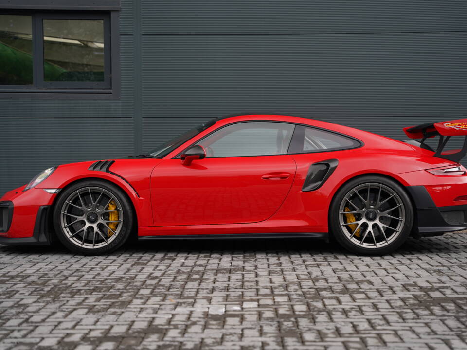 Image 6/50 de Porsche 911 GT2 RS Weissach (2018)