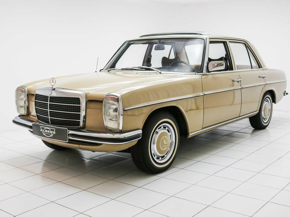 Imagen 1/12 de Mercedes-Benz 200 (1974)