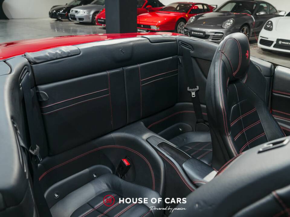 Bild 20/25 von Ferrari California T (2014)