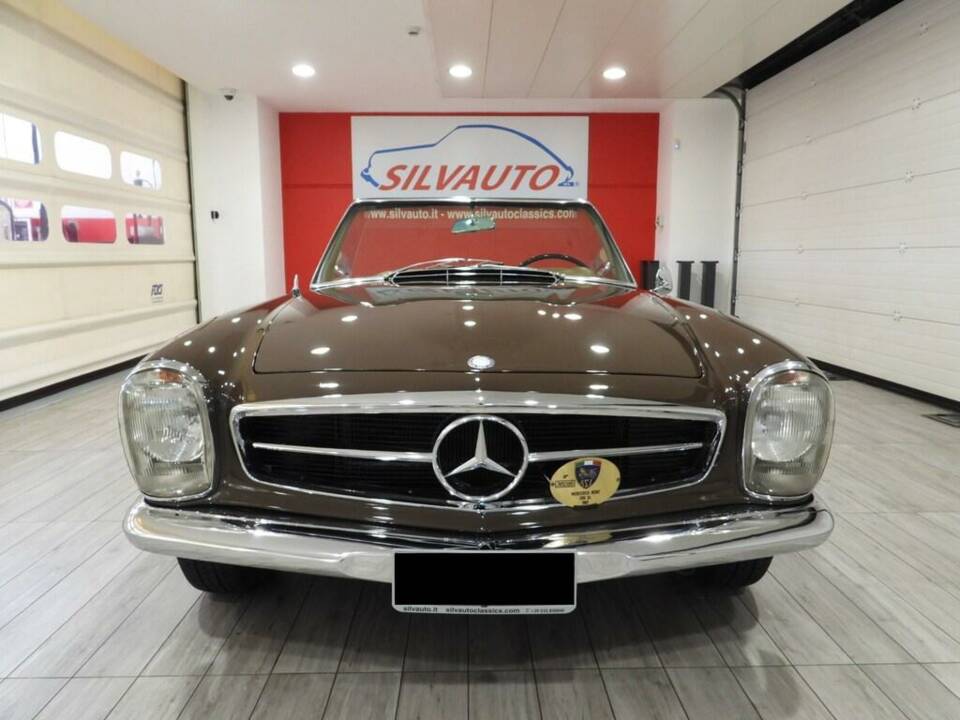 Image 2/15 of Mercedes-Benz 250 SL (1967)