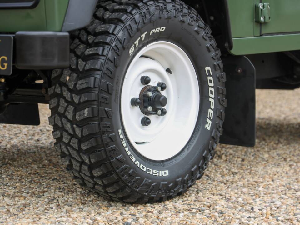 Immagine 39/50 di Land Rover 90 (1990)