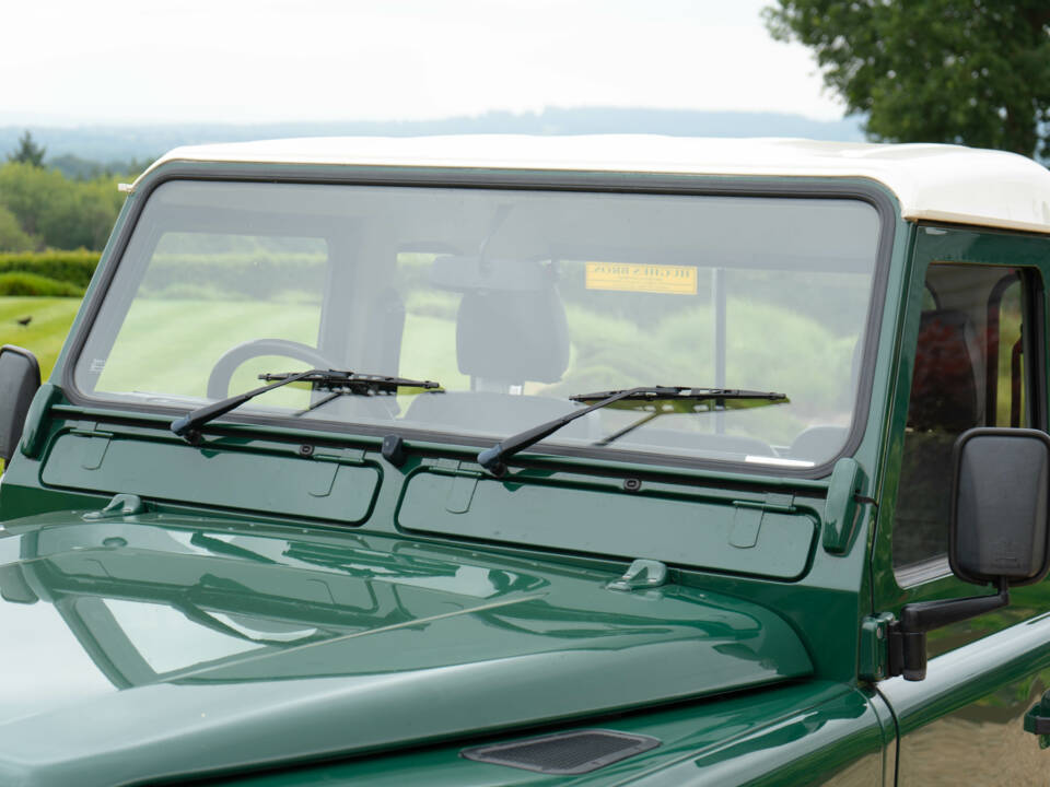 Bild 28/50 von Land Rover Defender 90 Td5 (2006)