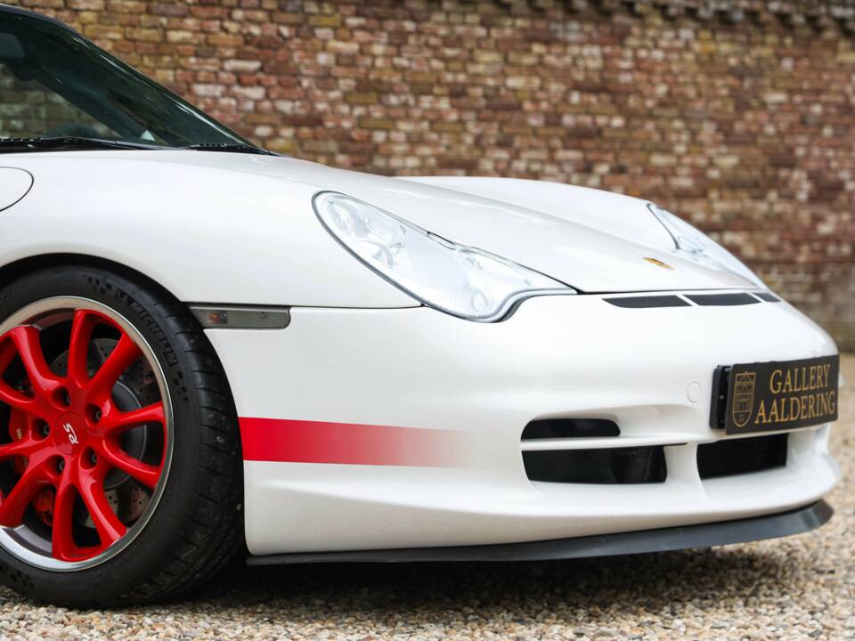 Immagine 42/50 di Porsche 911 GT3 RS (2004)