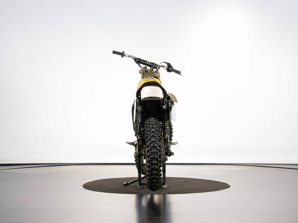 Image 3/41 de Montesa Cappra 414 VE (1979)