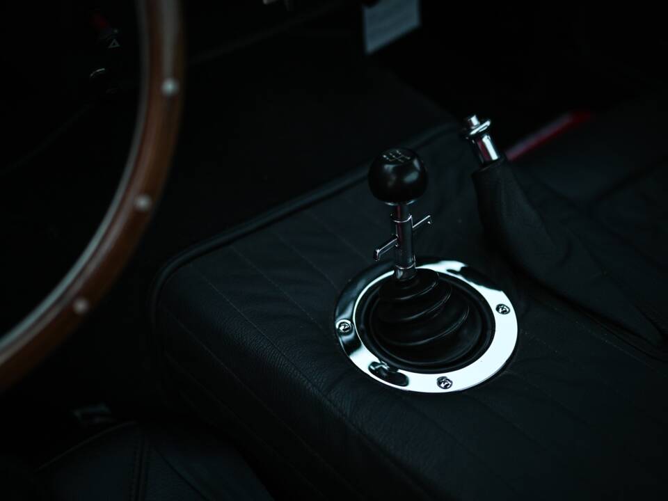 Bild 36/42 von TVR Griffith 200 (1965)