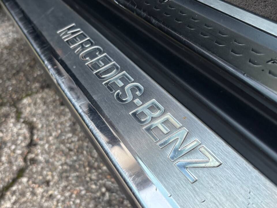 Image 14/14 of Mercedes-Benz SL 280 (1994)