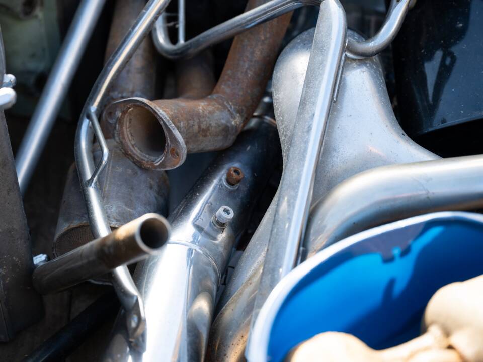 Image 34/134 of Ford V8 (1937)