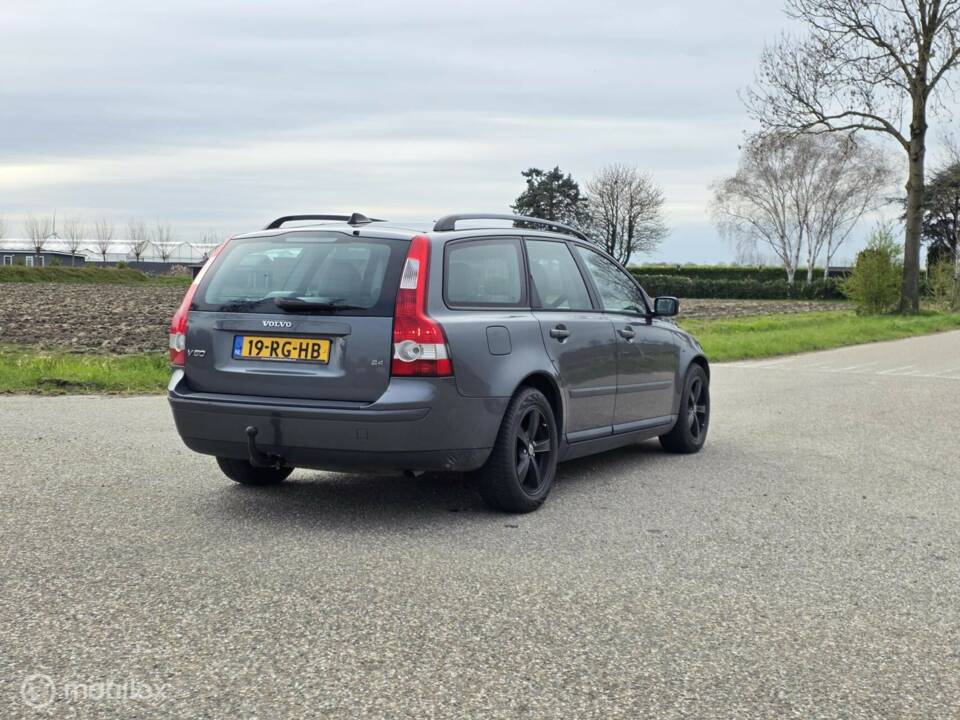 Image 7/33 de Volvo V50 2.4 (2005)
