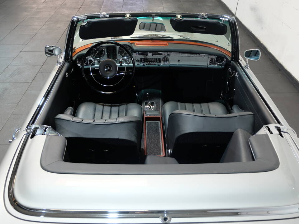 Image 8/35 of Mercedes-Benz 230 SL (1964)