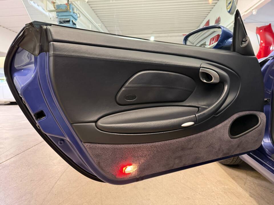 Image 6/23 of Porsche 911 Carrera (1998)