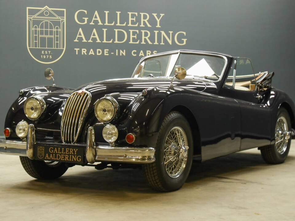 Image 13/50 of Jaguar XK 140 DHC (1955)