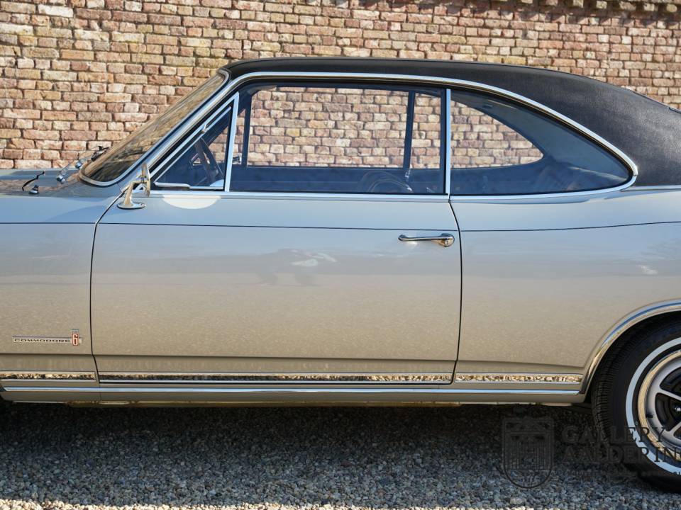 Image 10/50 of Opel Commodore 2,5 S (1967)