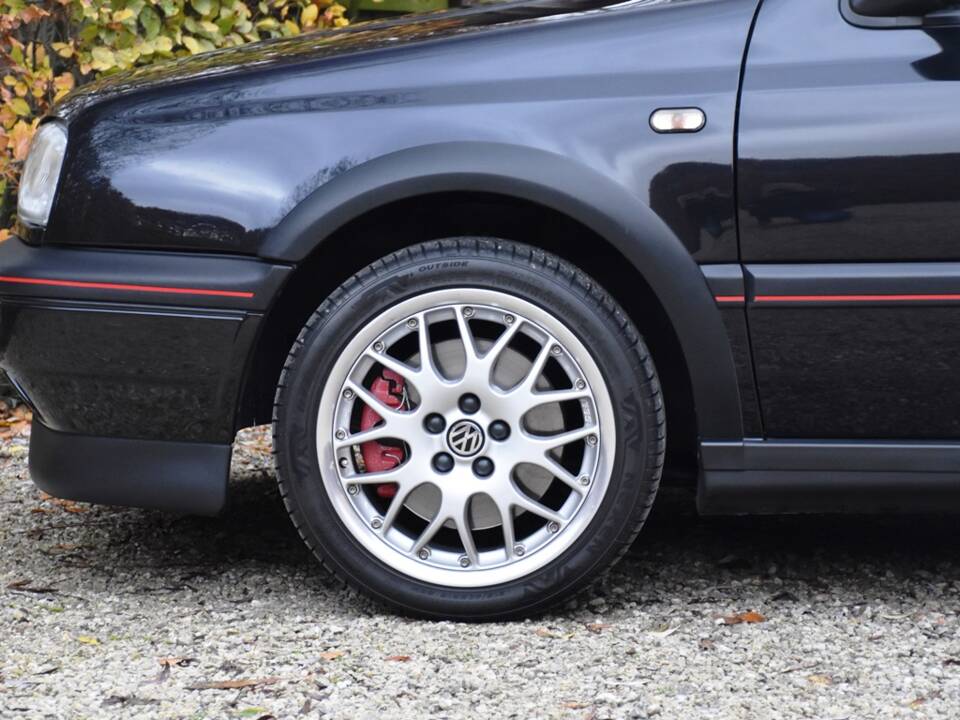 Image 19/41 de Volkswagen Golf III 2.0 GTI &quot;Edition&quot; (1997)
