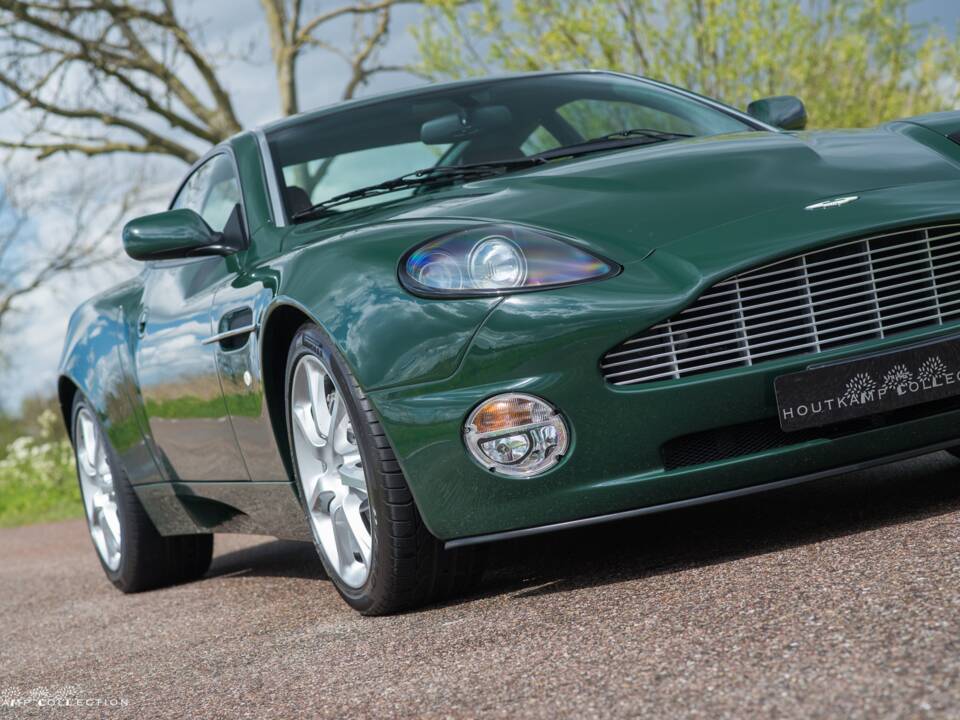 Image 3/17 of Aston Martin V12 Vanquish (2004)