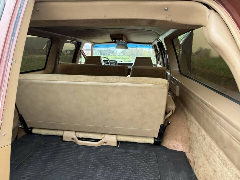 Bild 10/15 von Chevrolet Suburban (1986)