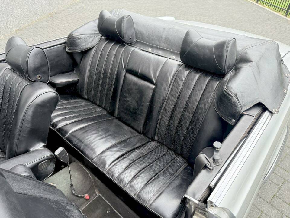 Image 22/35 de Mercedes-Benz 280 SE 3,5 (1970)