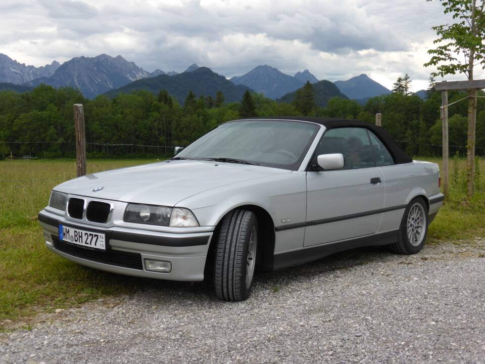 Bild 9/18 von BMW 320i (1998)