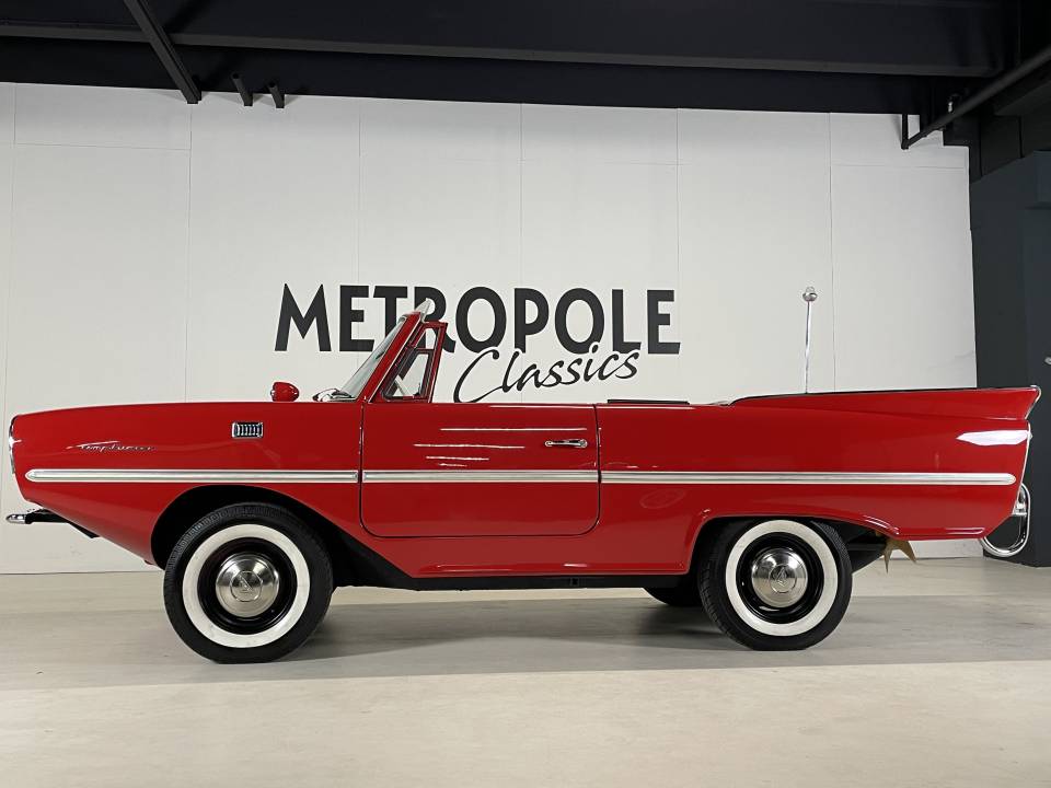 Image 6/20 of Amphicar 770 (1967)