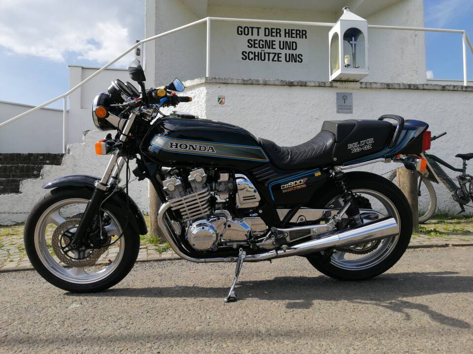 Image 30/54 of Honda CB 900 F Bol d'Or (1979)