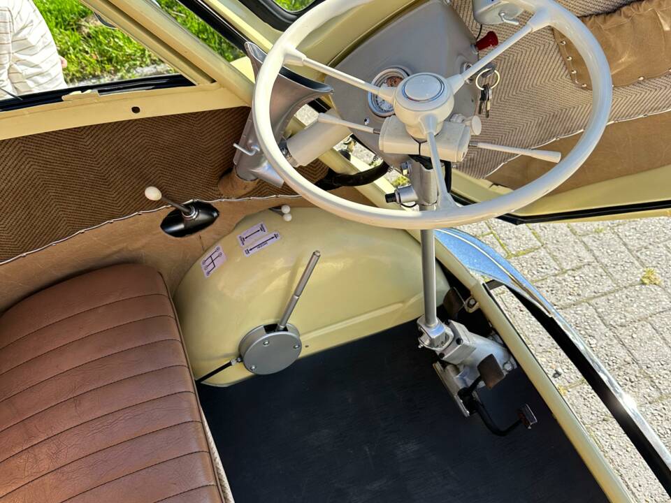 Image 17/31 of BMW Isetta 250 (1959)
