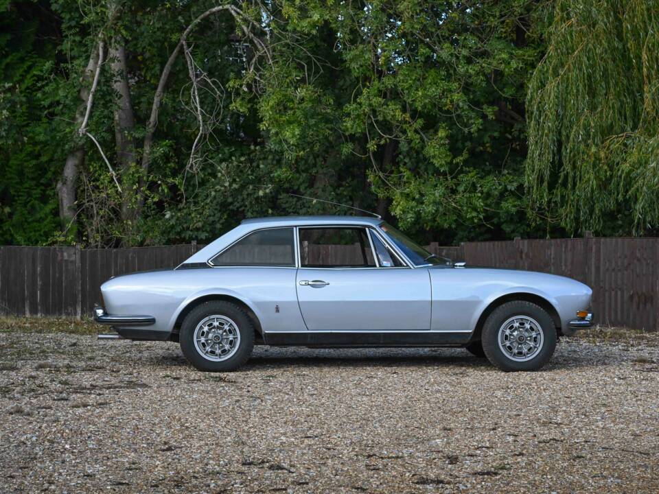Image 7/50 of Peugeot 504 Coupé (1973)