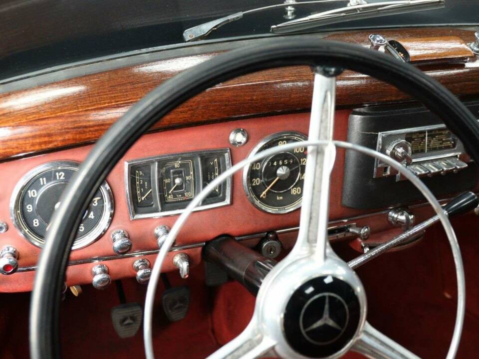 Immagine 17/30 di Mercedes-Benz 220 Cabriolet A (1955)