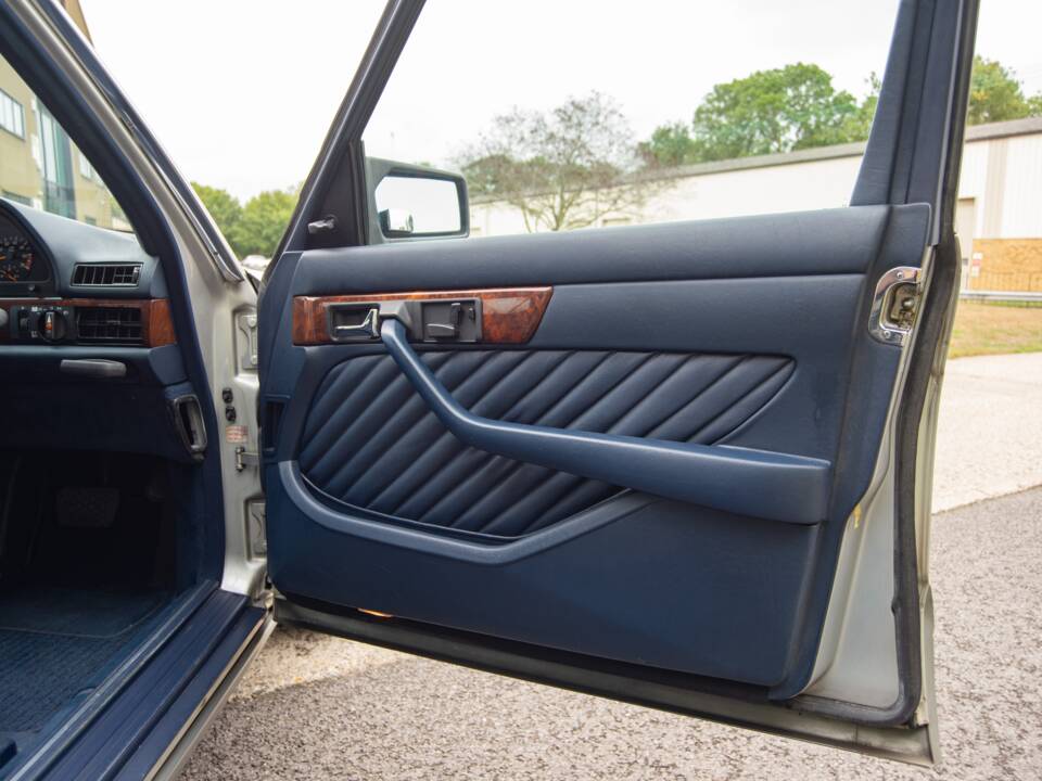 Bild 18/28 von Mercedes-Benz 500 SE (1988)