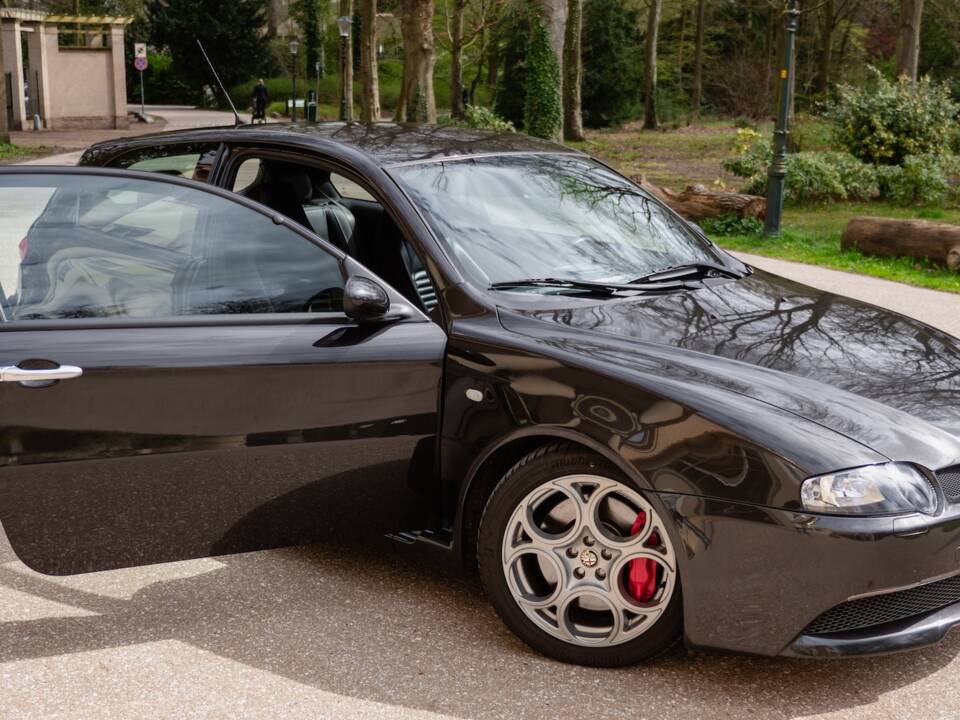 Image 29/60 of Alfa Romeo 147 3.2 GTA (2003)