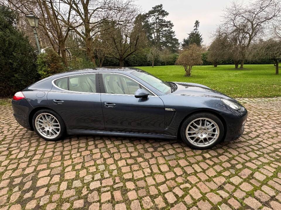 Immagine 14/36 di Porsche Panamera 4S (2009)