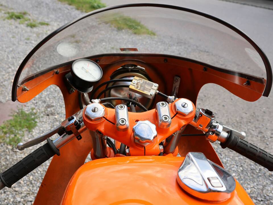 Image 52/56 of Laverda DUMMY (1970)