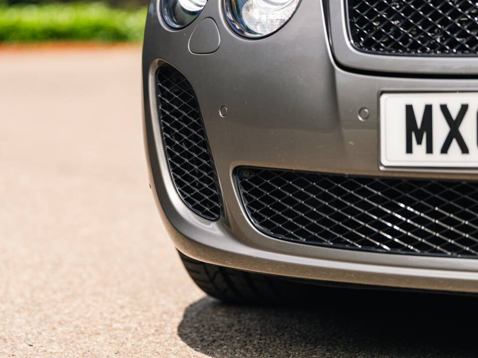 Immagine 20/50 di Bentley Continental GTC (2010)