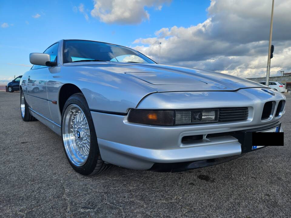 Image 2/14 of BMW 850i (1991)