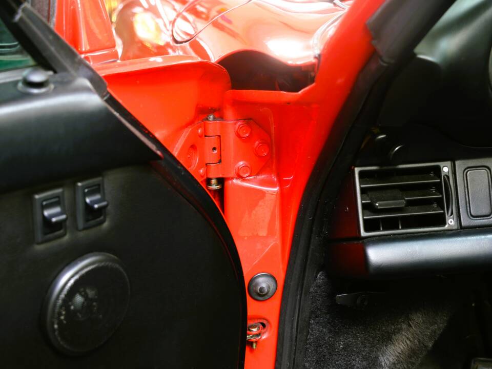 Image 36/47 of Porsche 911 Carrera 3.2 (1989)