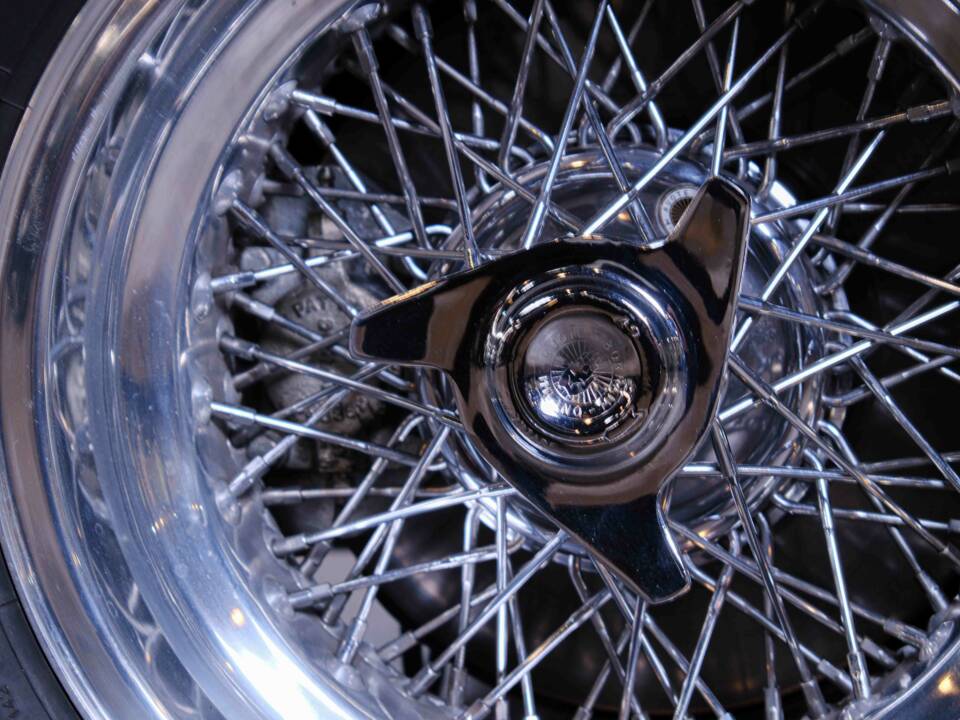 Image 12/36 of Ferrari 330 GT 2+2 (1964)