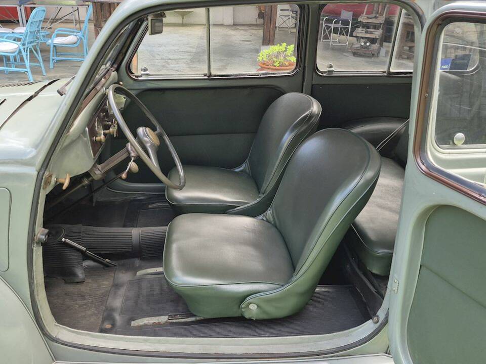 Image 31/60 of FIAT 500 C Belvedere (1954)