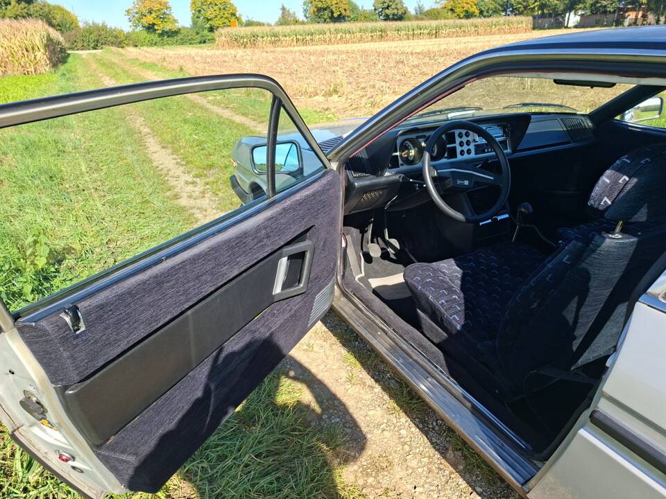 Imagen 3/11 de Lancia Gamma Coupe 2000 (1980)
