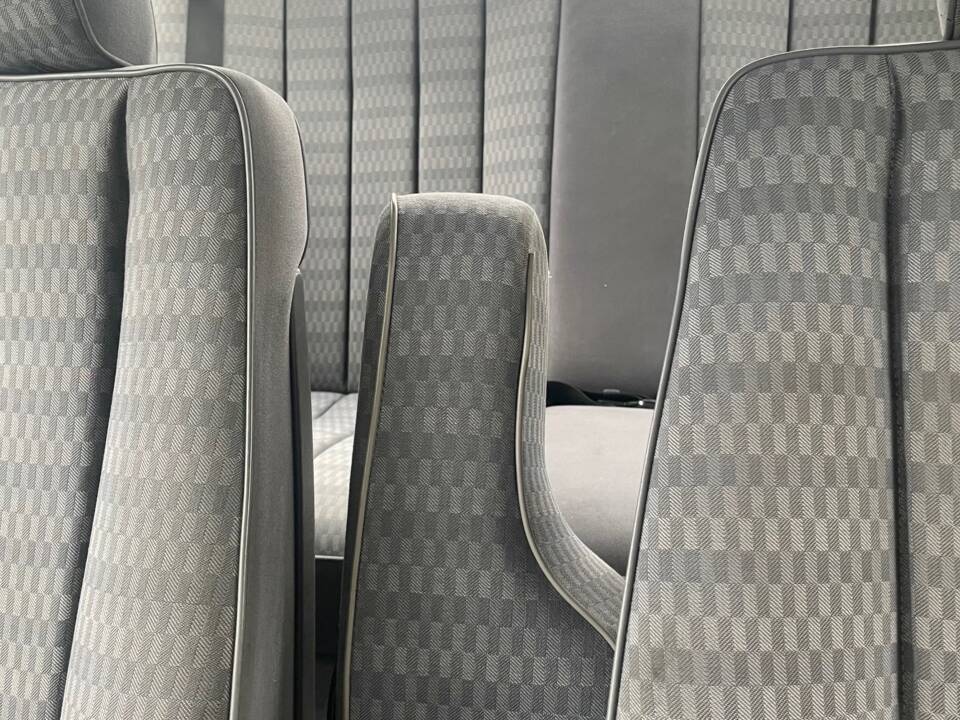 Bild 9/12 von Mercedes-Benz 190 D 2.5 (1990)