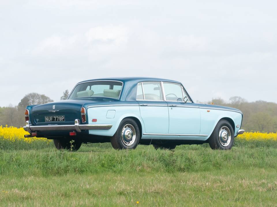 Image 3/50 of Rolls-Royce Silver Shadow I (1976)