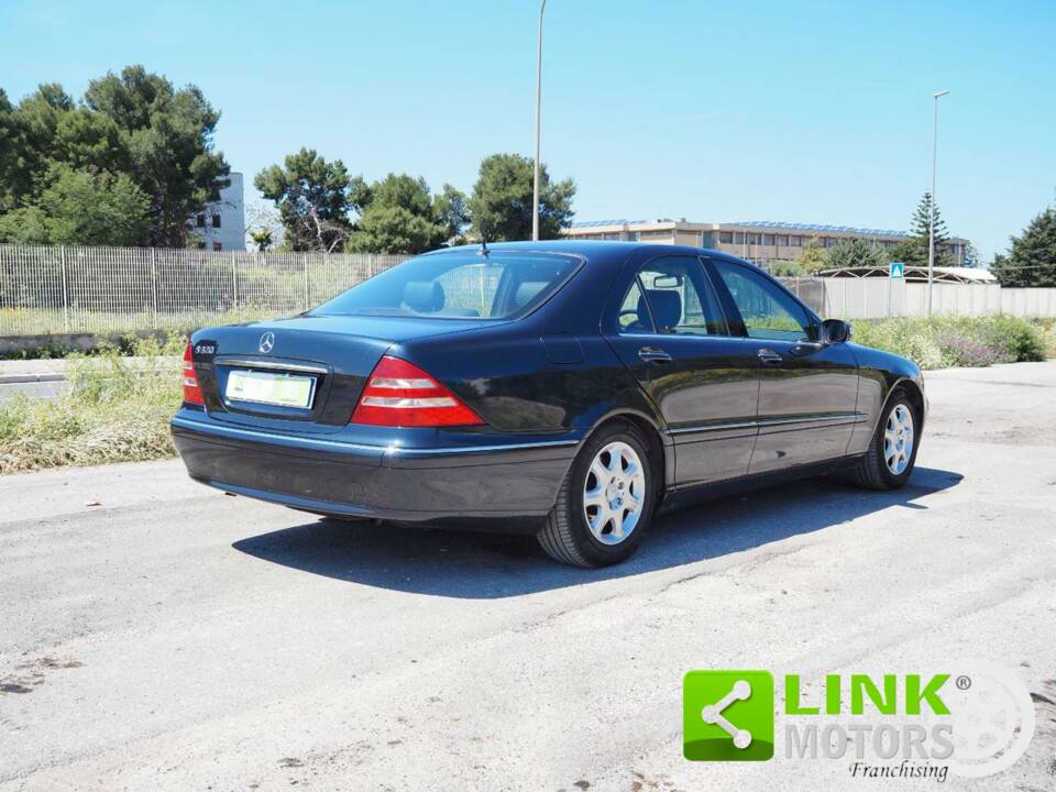 Image 2/10 of Mercedes-Benz S 320 (2000)