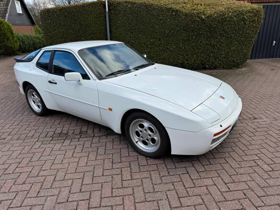 Bild 1/45 von Porsche 944 Turbo (1985)