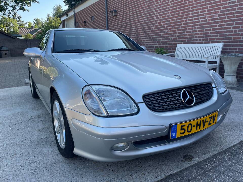 Imagen 5/26 de Mercedes-Benz SLK 200 Kompressor (2002)