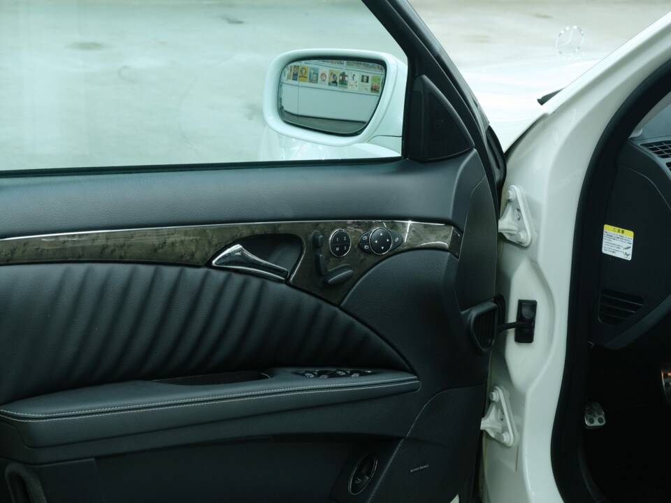 Bild 43/50 von Mercedes-Benz E 500 (2007)