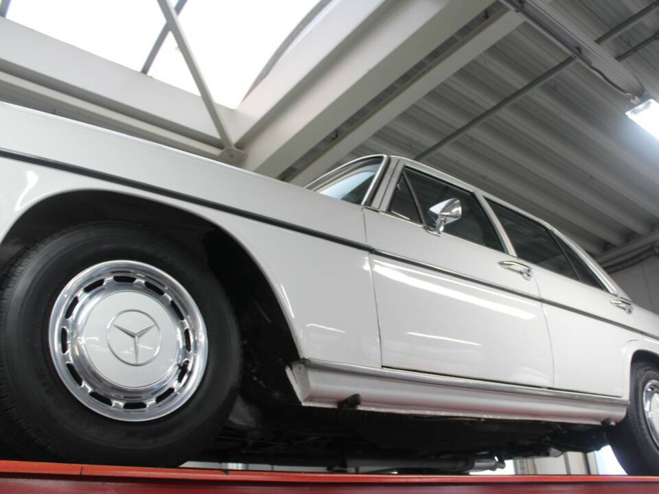 Bild 17/50 von Mercedes-Benz 280 SE (1970)